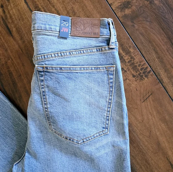 Johnny Was Samira Eyelet Cropped Baby Boot Mid Rise Jeans Embroidered Size 29 - Picture 11 of 16